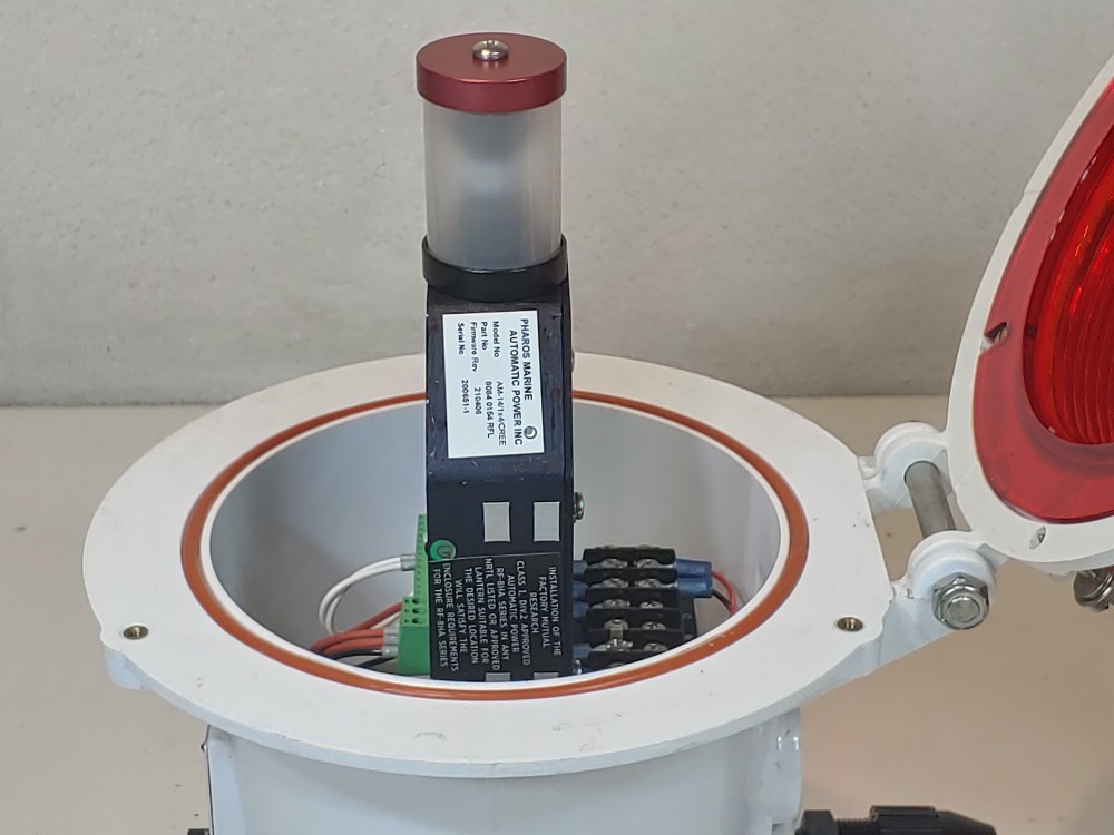 Stabrite FA-249 Pharos Marine Automatic Power LED Marine Lantern w/ Red Lens