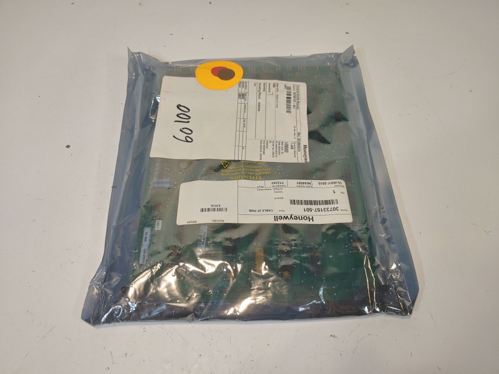 Honeywell 30733157-501 Interface Circuit Board 