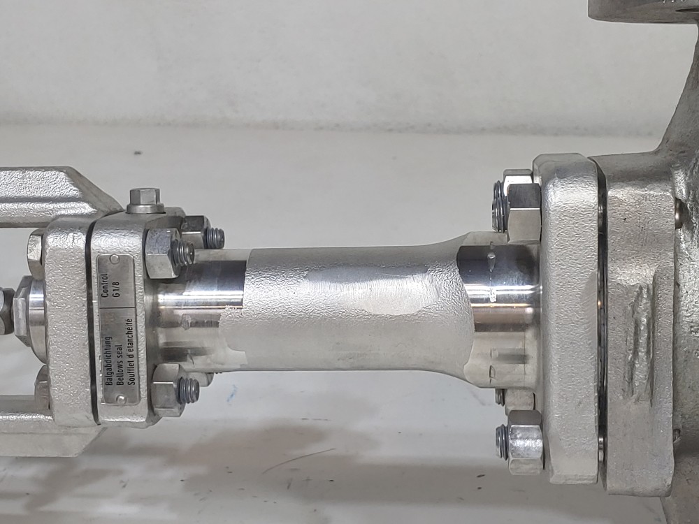 Samson 2" 300# 3277 CF2M Actuated Globe Valve w/ 3730-3 Positioner