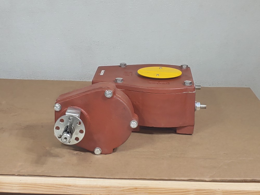 Flowserve Rotork CY87960A-I-C Worm Gear Actuator w/ Bracket & Adapter