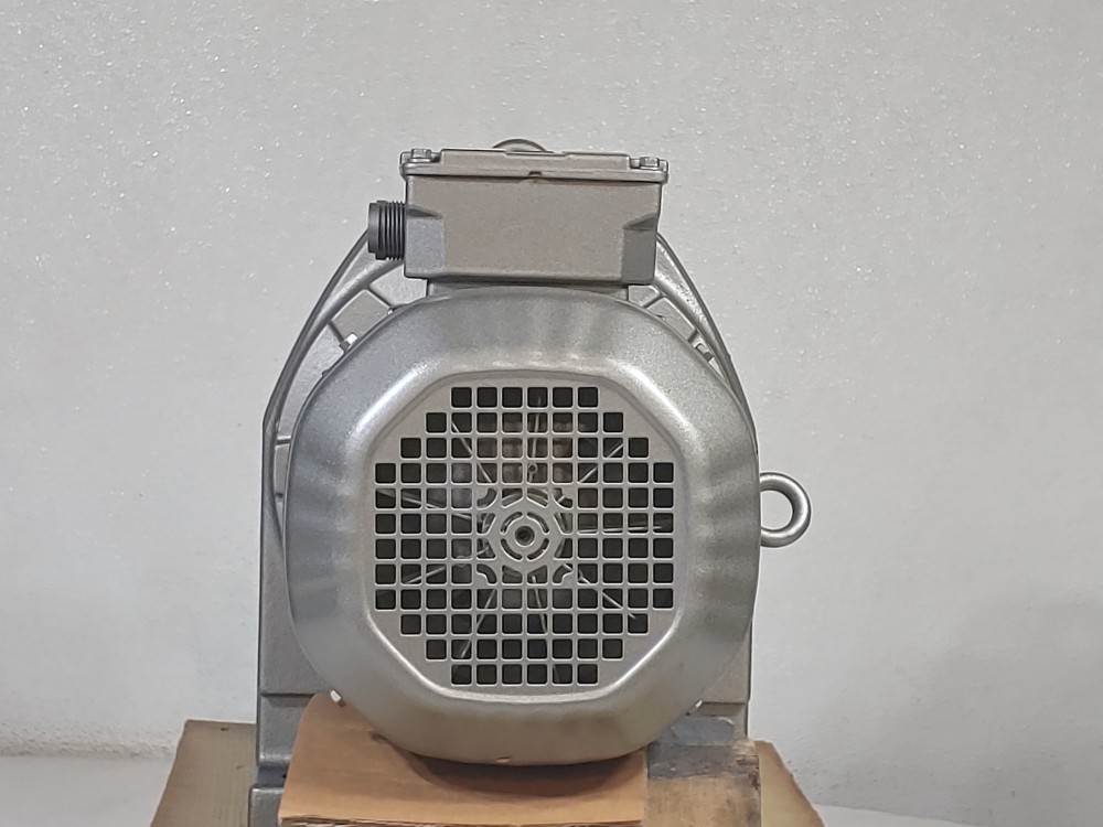 Sew Eurodrive Gearbox Type: RX87 EDRN100LM4/CID2/TF w/ 3.0 S1HP Motor