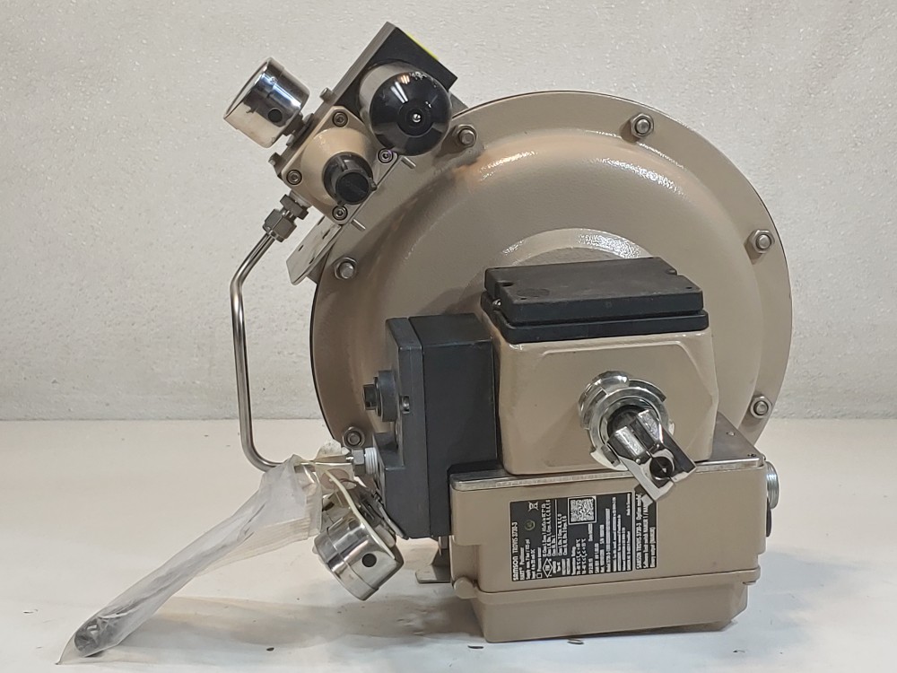 Samson 3277 Pneumatic Actuator with Positioner Switch 3730-3