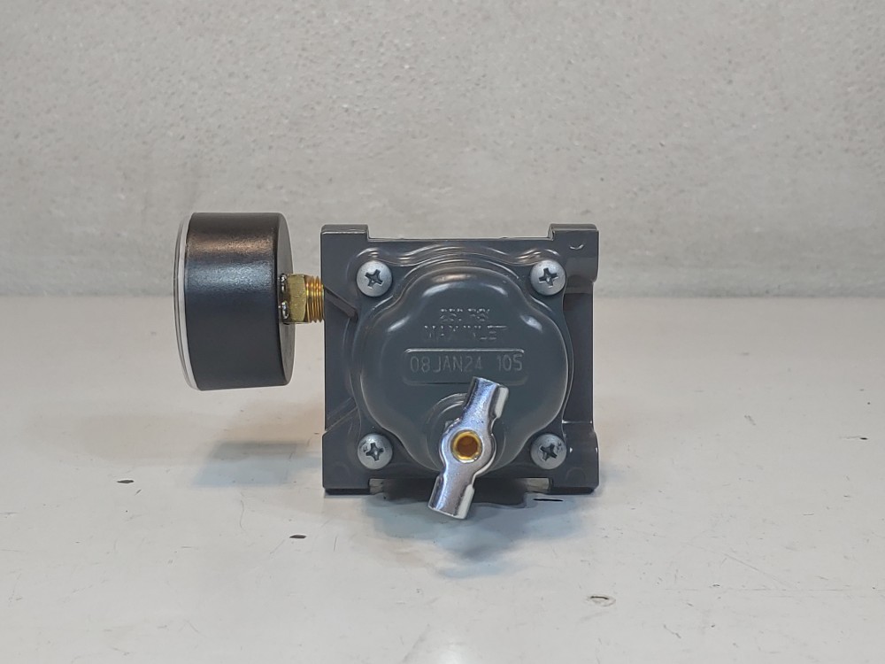 Fisher 67CFR Pressure Regulator 250 PSI Spring Range: 0-125 PSI