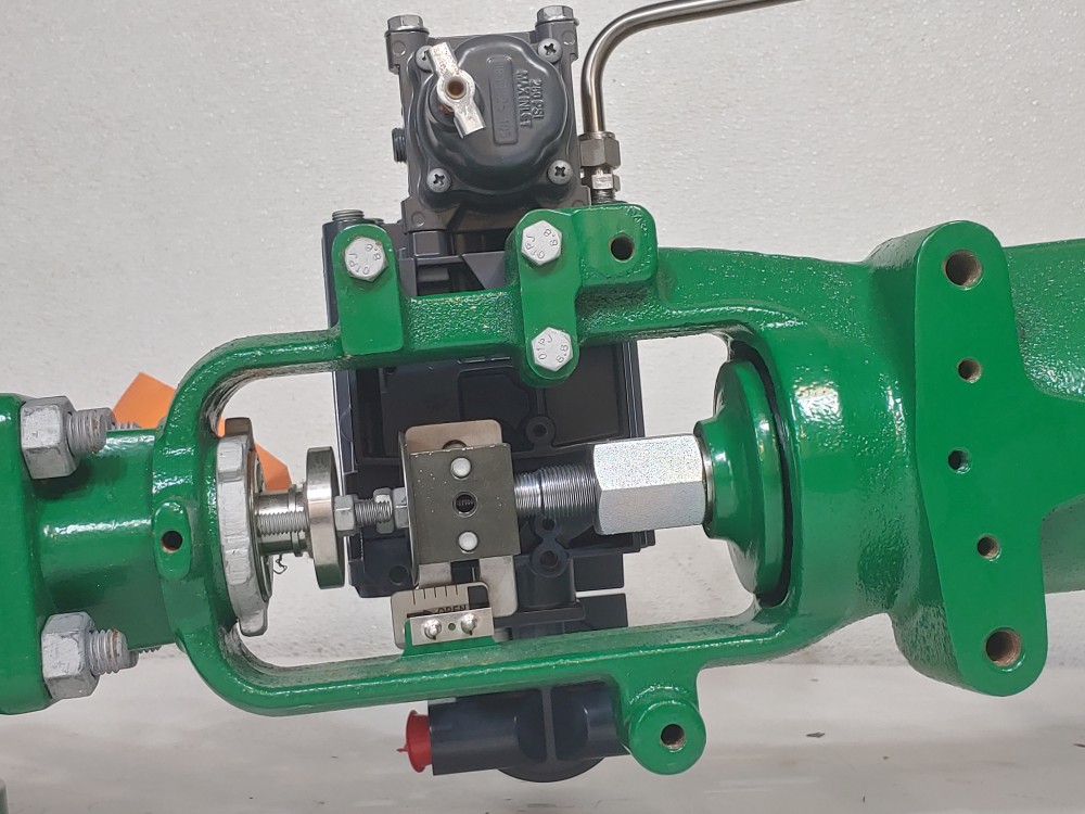 Fisher 3/4" 300# Actuated Control Valve Type 667 w/ Fieldvue DVC6200 Positioner