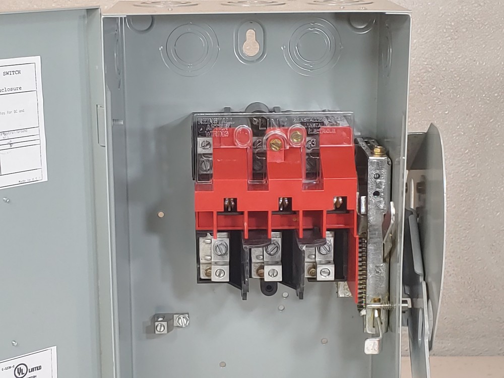 Eaton Cutler-Hammer Heavy Duty Safety Switch DH361UGK