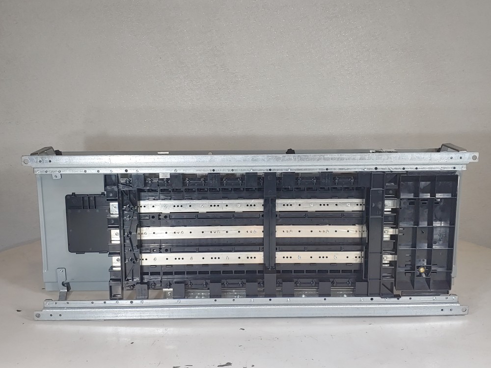 Siemens 42-CKT, 3PH 100AMP Panelboard 208Y/120V, P1C42BH100CTST