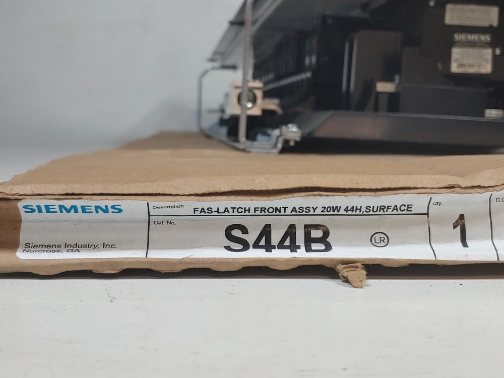 Siemens 42-CKT, 3PH 100AMP Panelboard 208Y/120V, P1C42BH100CTST