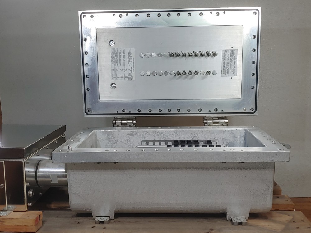 Crouse-Hinds Power Plus D2L Hazardous Area Lighting & Heat Tracing Panelboard