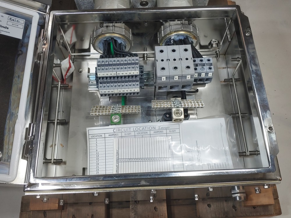 Crouse-Hinds Power Plus D2L Hazardous Area Lighting & Heat Tracing Panelboard