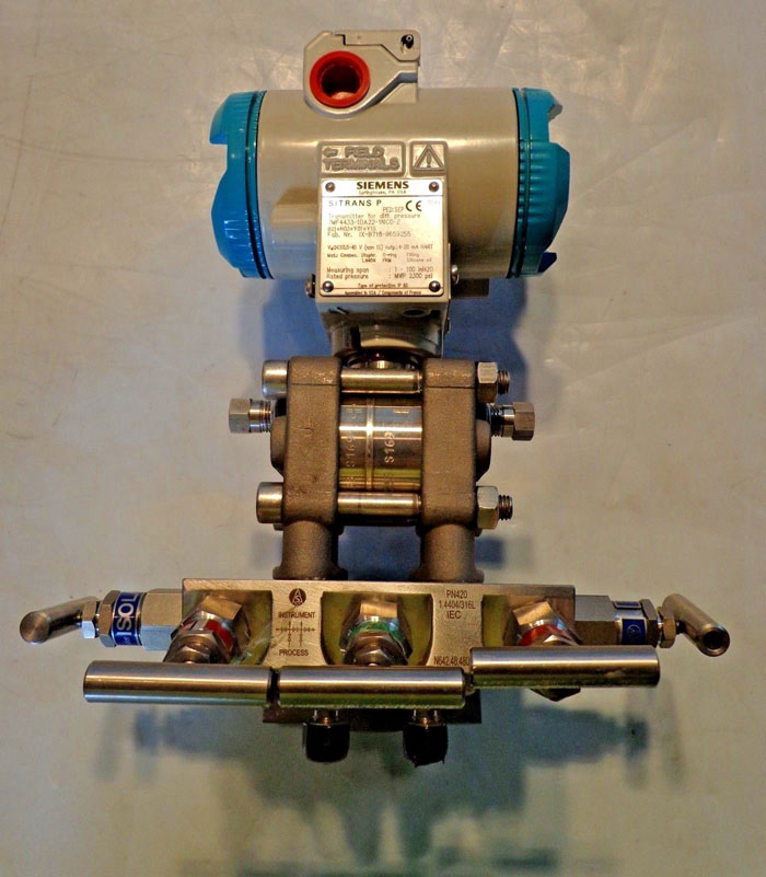 SIEMENS SITRANS P DIFFERENTIAL PRESSURE TRANSMITTER 7MF4433-1DA22-1NC0-Z