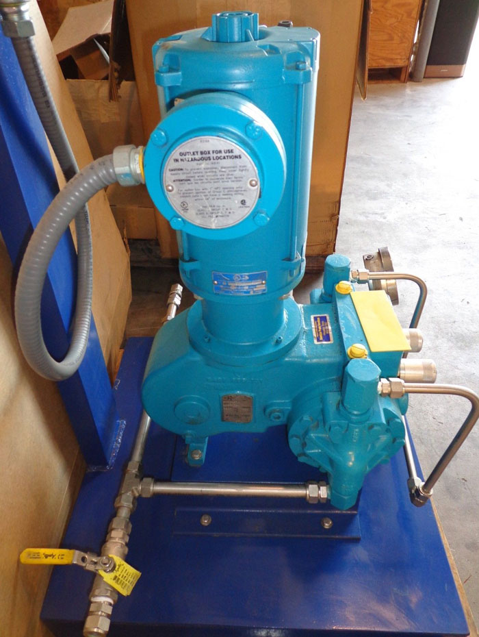 MILTON ROY MROY CONTROLLED VOLUME PUMP FR261-72 W/ LEESON MOTOR