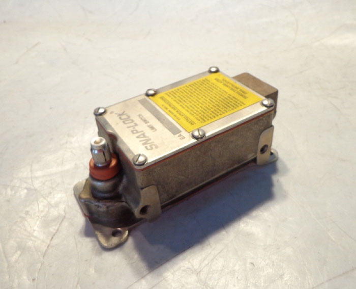 NAMCO SNAP LOCK LIMIT SWITCH EA180-34302