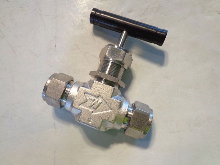 WHITEY STAINLESS INTEGRAL BONNET NEEDLE VALVE SS18RS12