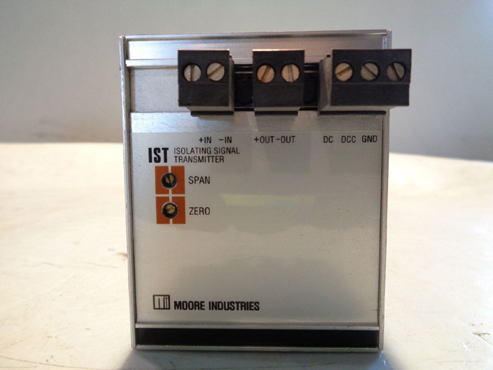 MOORE ISOLATING SIGNAL TRANSMITTER IST/4-20MA/4-20MA/24DC [DIN]