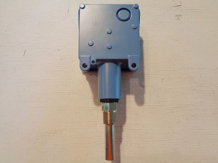 UNITED ELECTRIC TEMPERATURE SWITCH B117120