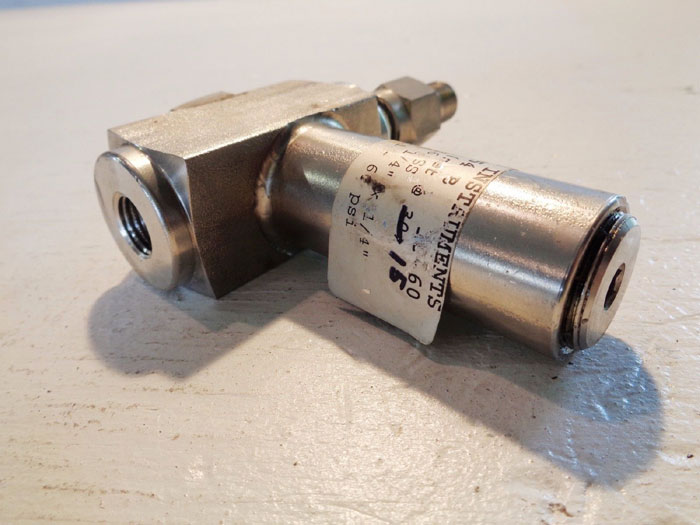 OCI INSTRUMENTS 1/4" X 1/4" PRESSURE LIMITING VALVE PLV54 B