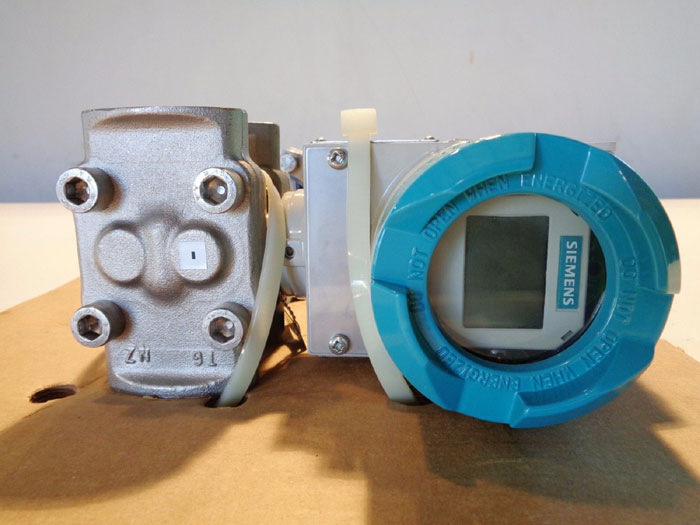 SIEMENS SITRANS P DIFFERENTIAL PRESSURE TRANSMITTER 7MF44331HY221NC6Z