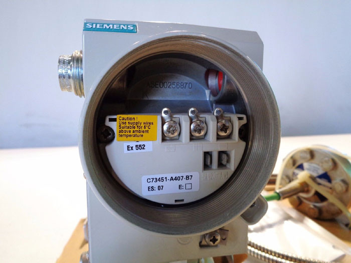 SIEMENS SITRANS P DIFFERENTIAL PRESSURE TRANSMITTER 7MF4433-1HY22-1NC6-Z