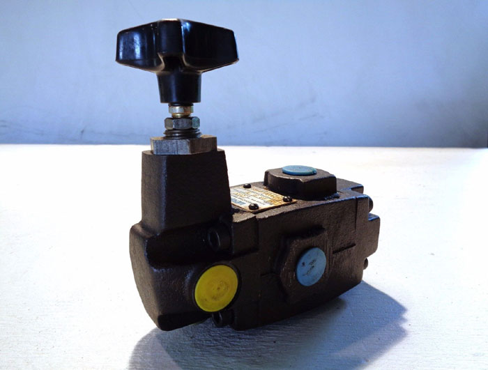 VICKERS REDUCING RELIEF VALVE, XT 03 3F 30
