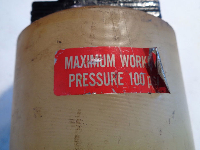 COLLINS INSTRUMENT PLASTIC CONTROL VALVE 8560