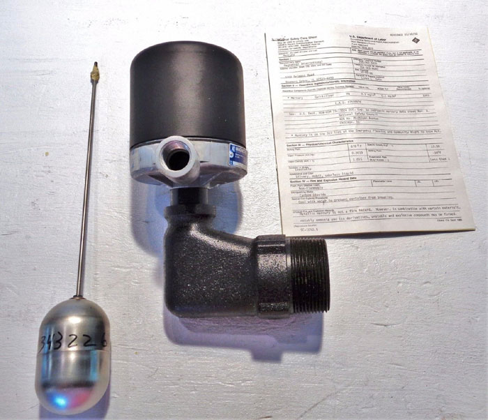 MAGNETROL SIDE MOUNTING LIQUID LEVEL SWITCH W/ STAINLESS FLOAT T63-1E2F-AAG