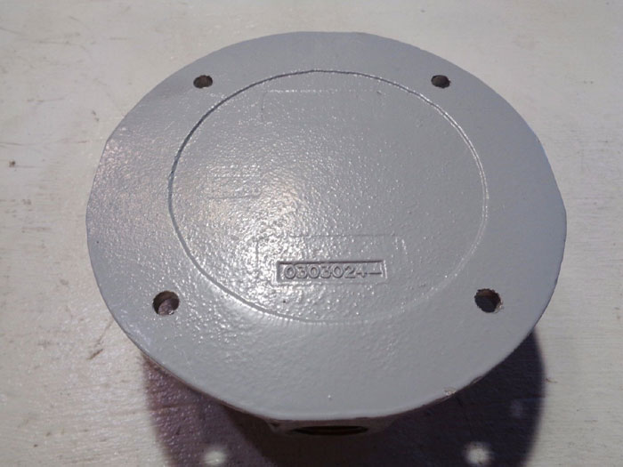 COOPER CROUSE-HINDS 4-HUB CEILING & WALL MOUNT COVER #EV22