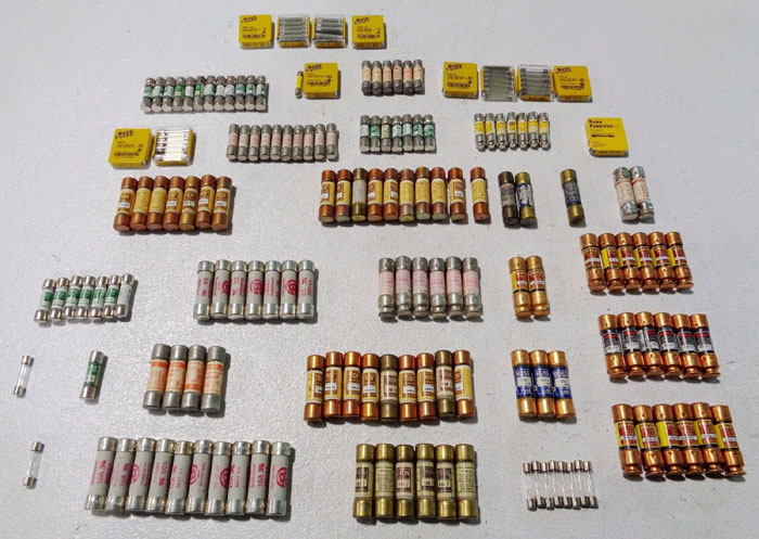 LOT OF (207) ASSORTED FUSES, LOW-PEAK, BUSSMANN, LITTEL, FUSETRON, GOULD SHAWMUT