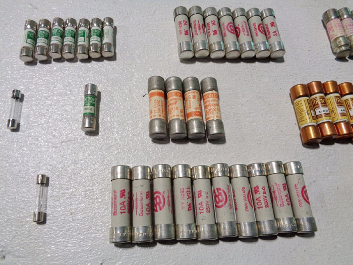 LOT OF (207) ASSORTED FUSES, LOW-PEAK, BUSSMANN, LITTEL, FUSETRON, GOULD SHAWMUT