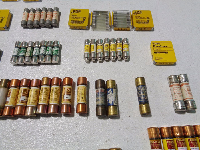 LOT OF (207) ASSORTED FUSES, LOW-PEAK, BUSSMANN, LITTEL, FUSETRON, GOULD SHAWMUT