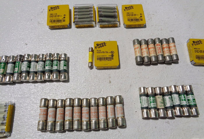 LOT OF (207) ASSORTED FUSES, LOW-PEAK, BUSSMANN, LITTEL, FUSETRON, GOULD SHAWMUT