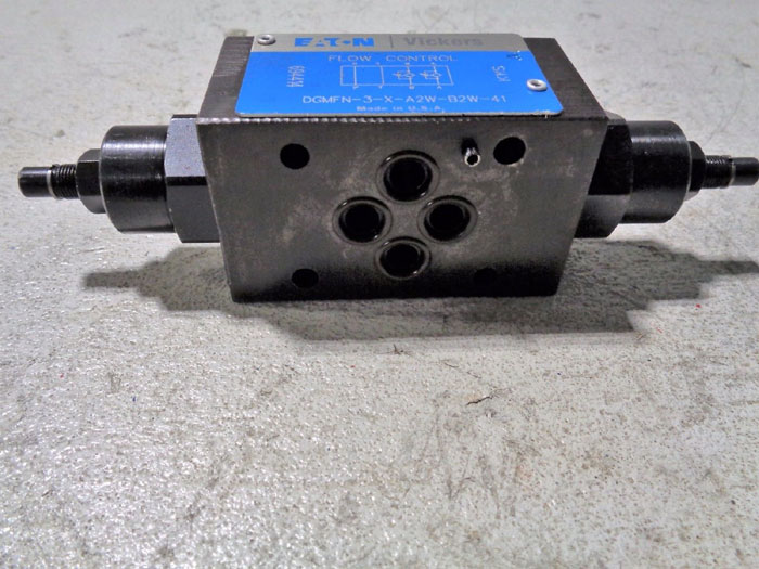 VICKERS STACK FLOW CONTROL VALVE SANDWICH BLOCK DGMFN-3-X-A2W-B2W-41