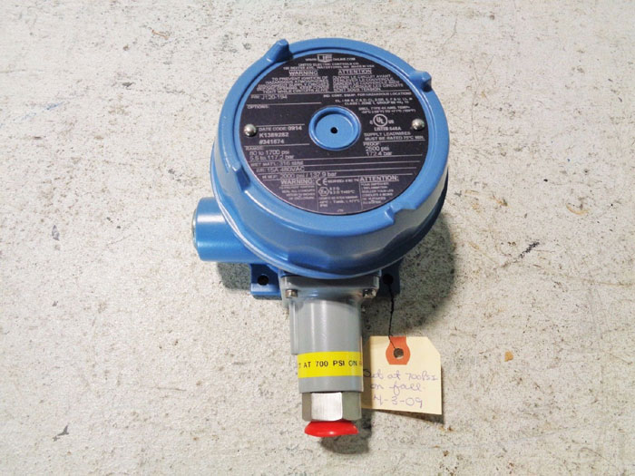 UNITED ELECTRIC DIFFERENTIAL PRESSURE SWITCH J120-194
