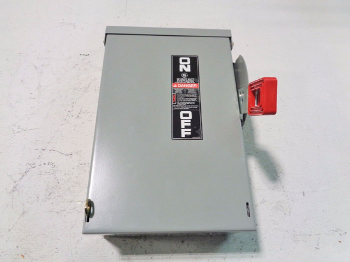 GE GENERAL ELECTRIC MODEL 10 HEAVY DUTY SAFETY SWITCH TH3361R  RAIN PROOF