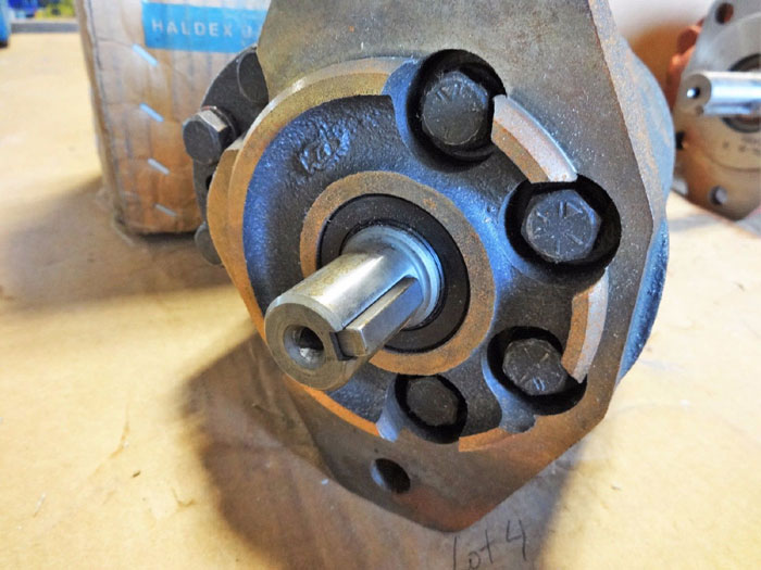 HALDEX BARNES HYDRAULIC GEAR PUMP G20D-2B19B1-A1A61L   CPN# 2106987