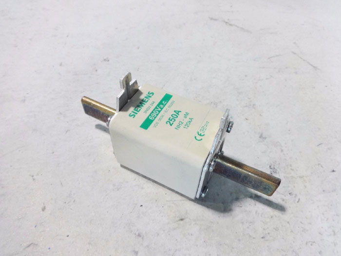 Siemens 690 VAC 250A Fuse Amp Link 3ND2 244