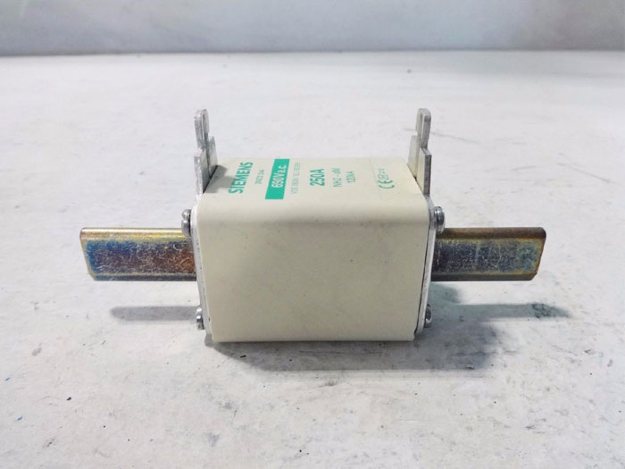 Siemens 690 VAC 250A Fuse Amp Link 3ND2 244