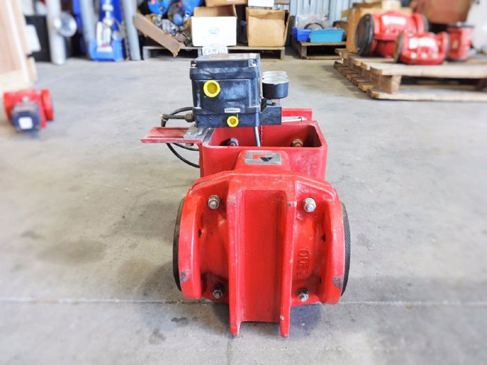 RED VALVE 1.5" CONTROL PINCH VALVE WITH ELECTRO-PNEUMATIC POSITIONER SERIES 5200