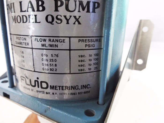 FMI LAB PUMP QSYX W/ SUPERIOR ELECTRIC SYNCHRONOUS STEPPING MOTOR X250-2005