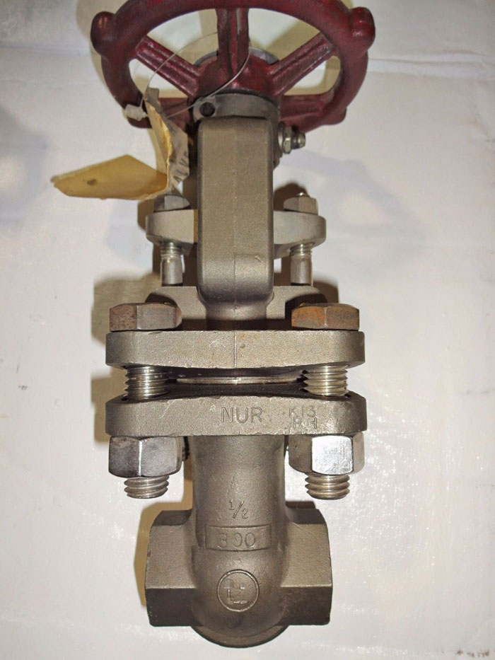 LADISH GATE VALVE 1/2" 300# SCREW END - MONEL                           (#51c)