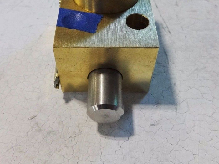 KIRK KEY TYPE F FLAT MOUNTED STANDARD DUTY BOLT INTERLOCK W 3 4 BOLT kirk-key-type-f-flat-mounted-standard-duty-bolt-interlock-w-3-4-bolt