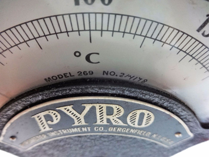 PYROMETER INSTRUMENT CO. SURFACE PYROMETER MODEL 269