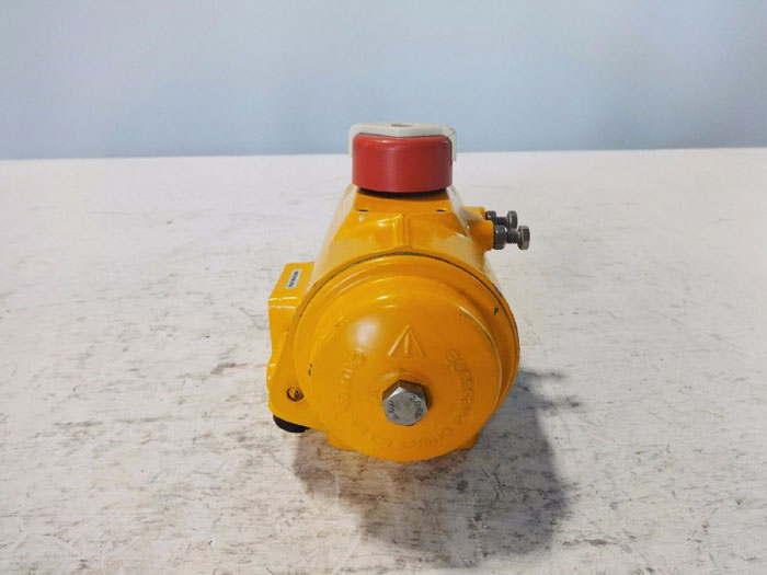 HYTORK 71 SPRING RETURN VALVE ACTUATOR EIA-XL0071-DAG-A00