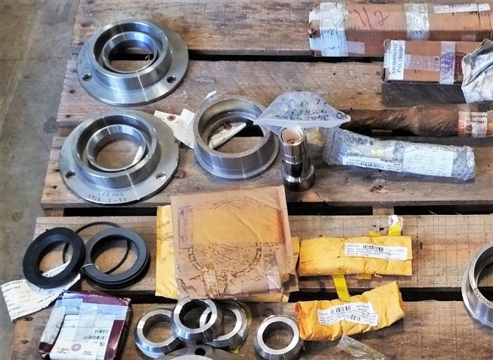 LOT OF (26) WILFLEY ASSORTED PUMP PARTS - SHAFTS, SEALS & SLEEVES