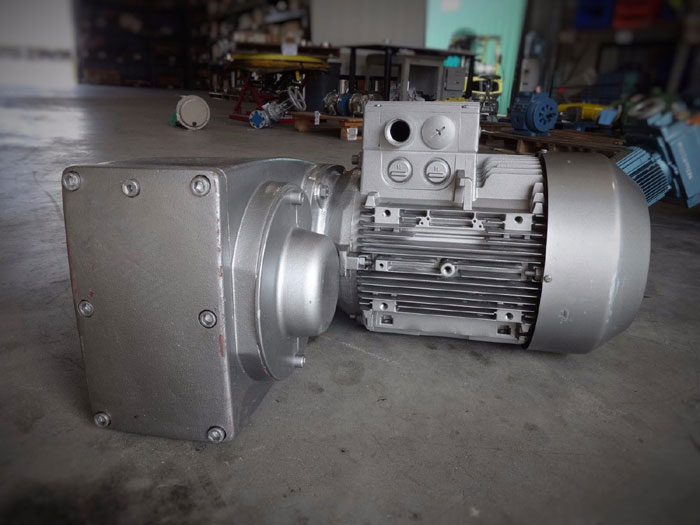 NORD UNICASE PARALLEL SHAFT HELICAL GEAR REDUCER SK-5282AZBH-160 M/4 TF W/ MOTOR