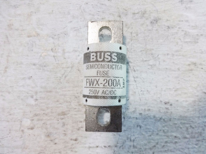 LOT OF (10) COOPER BUSSMANN 200 AMP SEMICONDUCTOR FUSE FWX200A