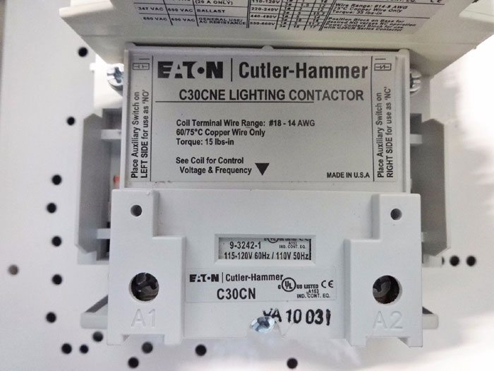 EATON CUTLER-HAMMER ENCLOSURE ECC03C4ABA W/ LIGHTING CONTACTOR C30CNE