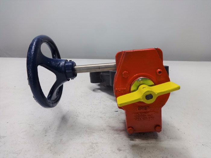 NIBCO LUG STYLE 6" BUTTERFLY VALVE LD-3510-4 WITH GEAR OPERATOR