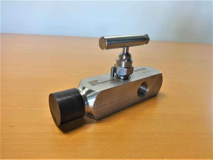 Parker PGI Lone Star 3/4" x 1/2" Needle Valve, 316SS, 6000 PSI, #V-519SDV