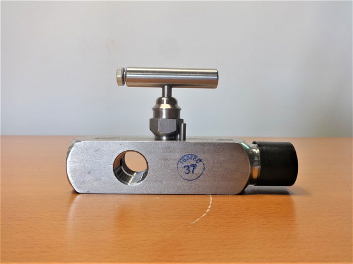 Parker PGI Lone Star 3/4" x 1/2" Needle Valve, 316SS, 6000 PSI, #V-519SDV