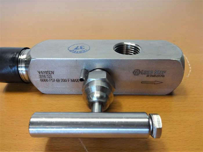 Parker PGI Lone Star 3/4" x 1/2" Needle Valve, 316SS, 6000 PSI, #V-519SDV